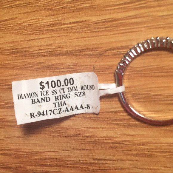 ring - Picture 2 of 4